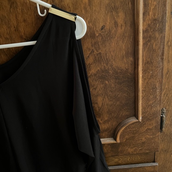 a silk off the shoulder semi-professional shirt/Brand-simply styled by sears (S) - Picture 2 of 4